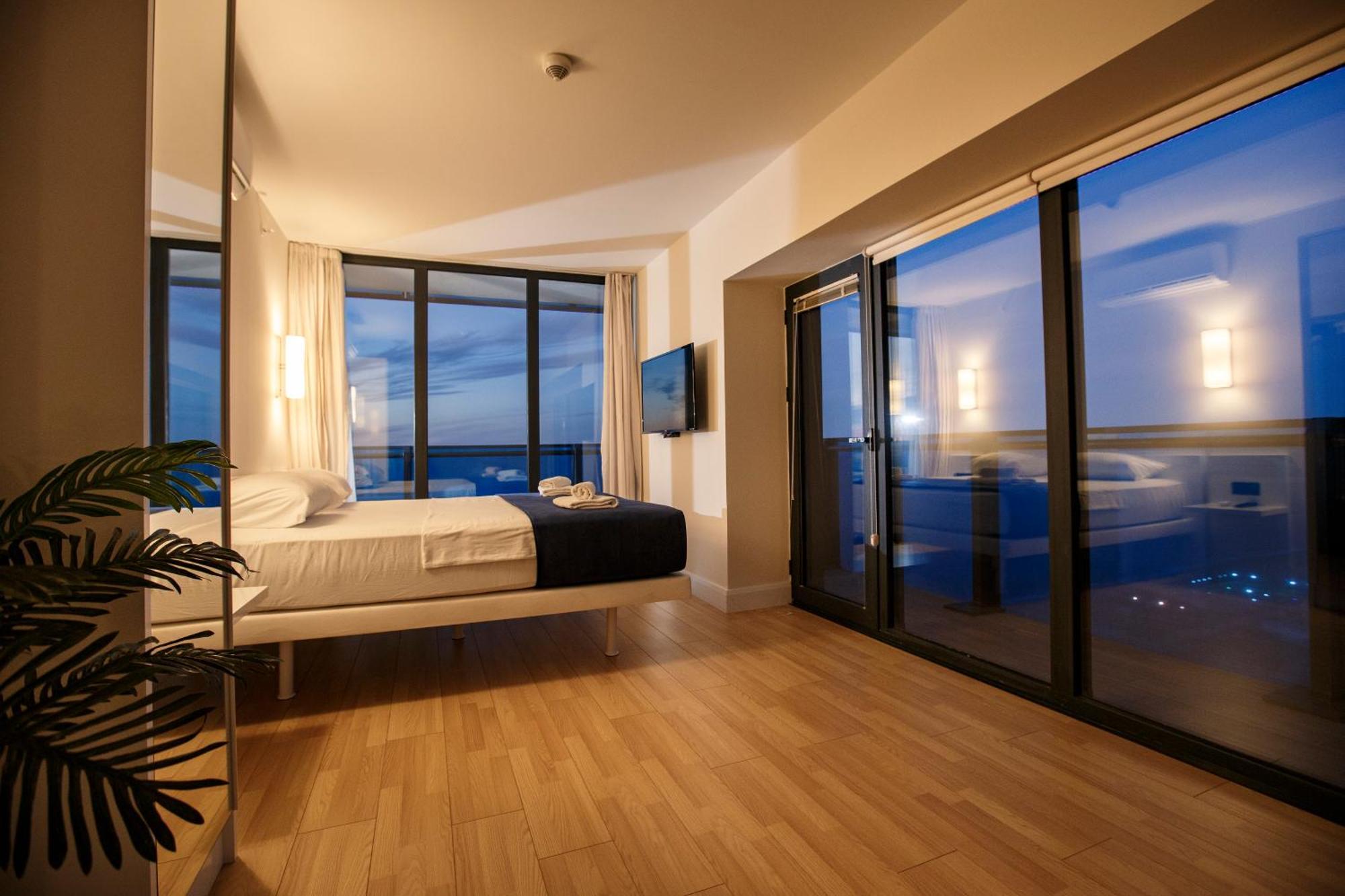 Panorama Batumi Beach Resort Buitenkant foto