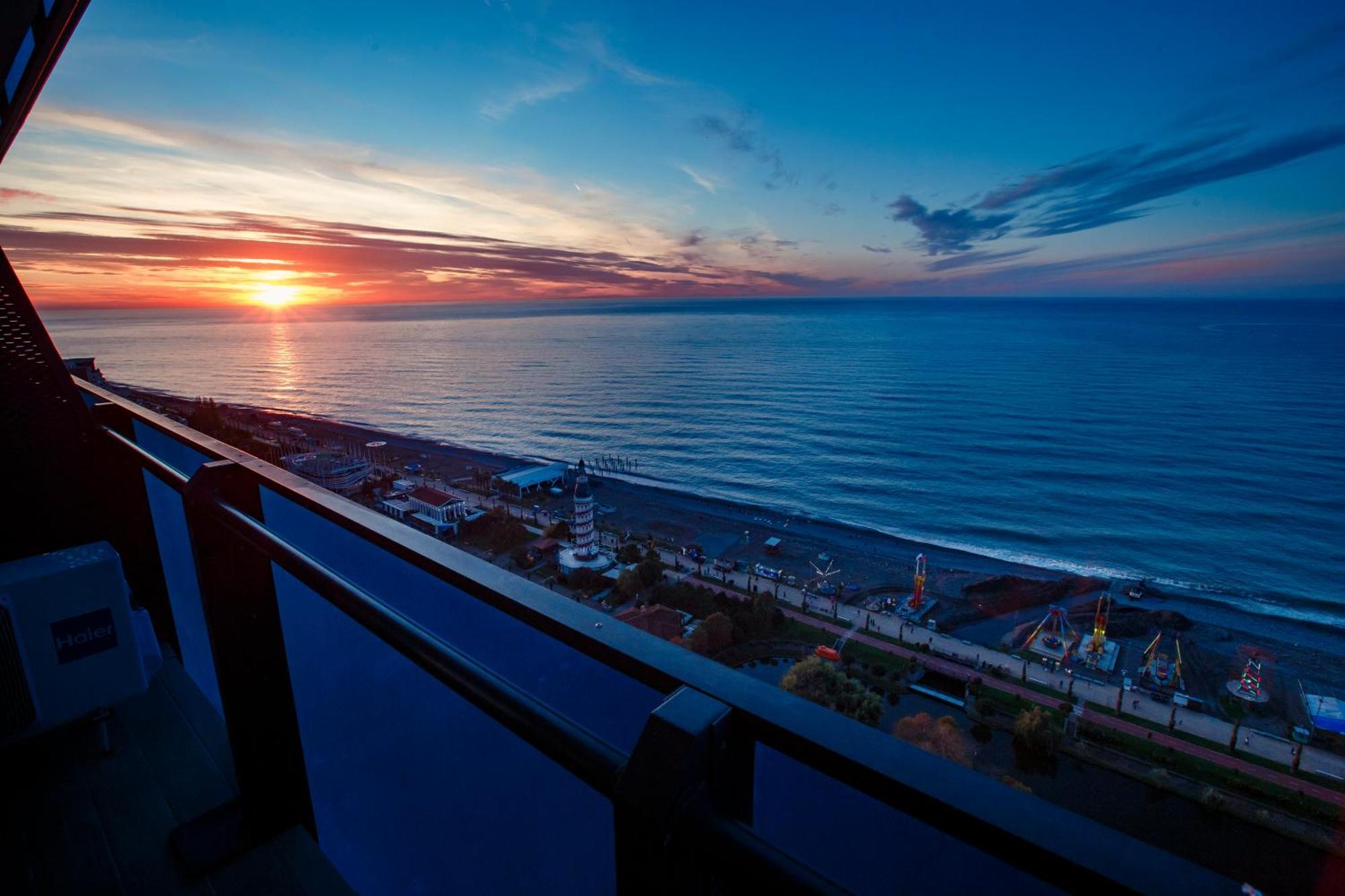 Panorama Batumi Beach Resort Buitenkant foto
