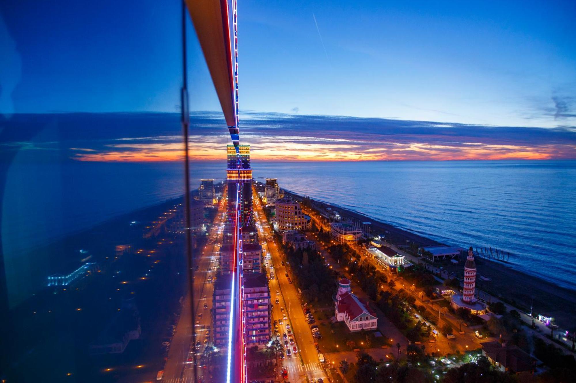 Panorama Batumi Beach Resort Buitenkant foto