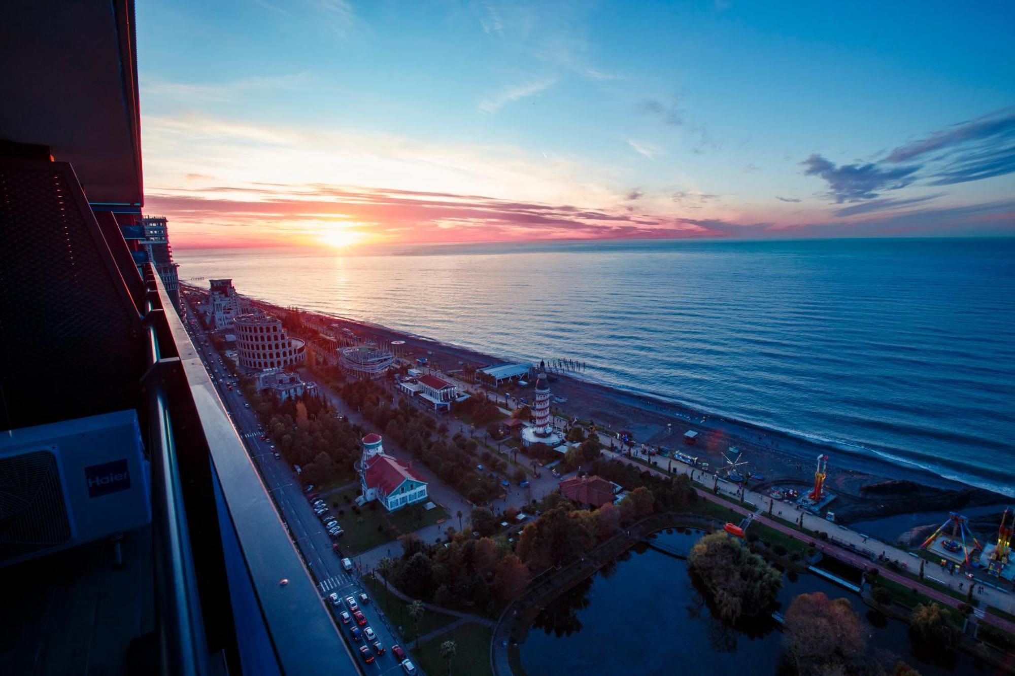 Panorama Batumi Beach Resort Buitenkant foto
